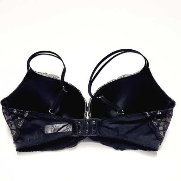 Victoria's Secret Pushup Bra - Picture 9 of 9